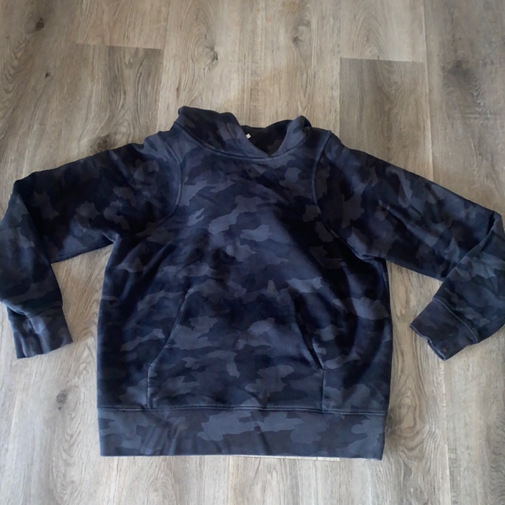 Women lululemon hoodie
